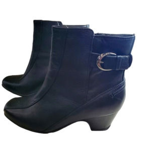 Clarks -  Dara Active Air Black Leather Dress Ankle Boots Women's - Sz 9.5W